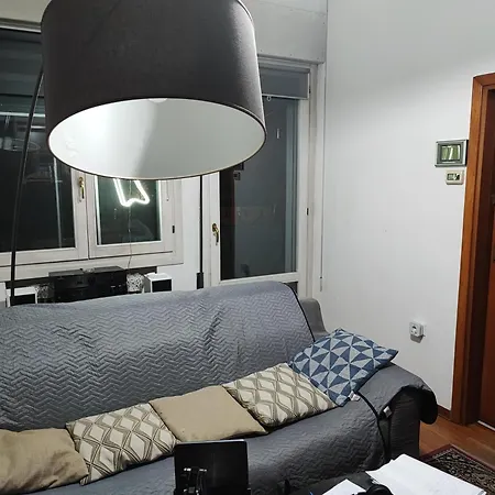 Airbnb Ferentella 民宿 *