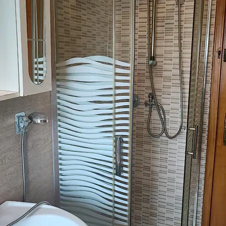 Проживание в семье Airbnb Ferentella